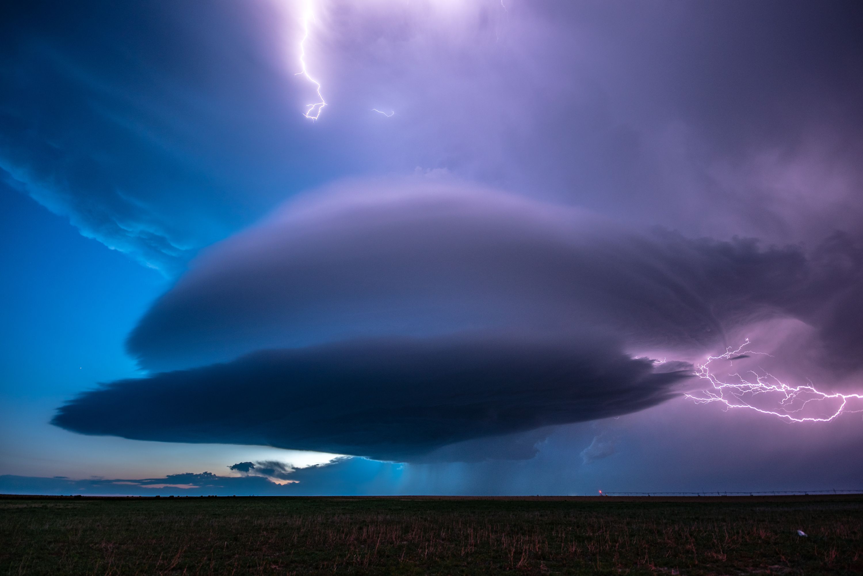 “Walsh Mothership” by Micheal Seger won the Member’s Choice award in the 2023 Weather Band Photo Contest.